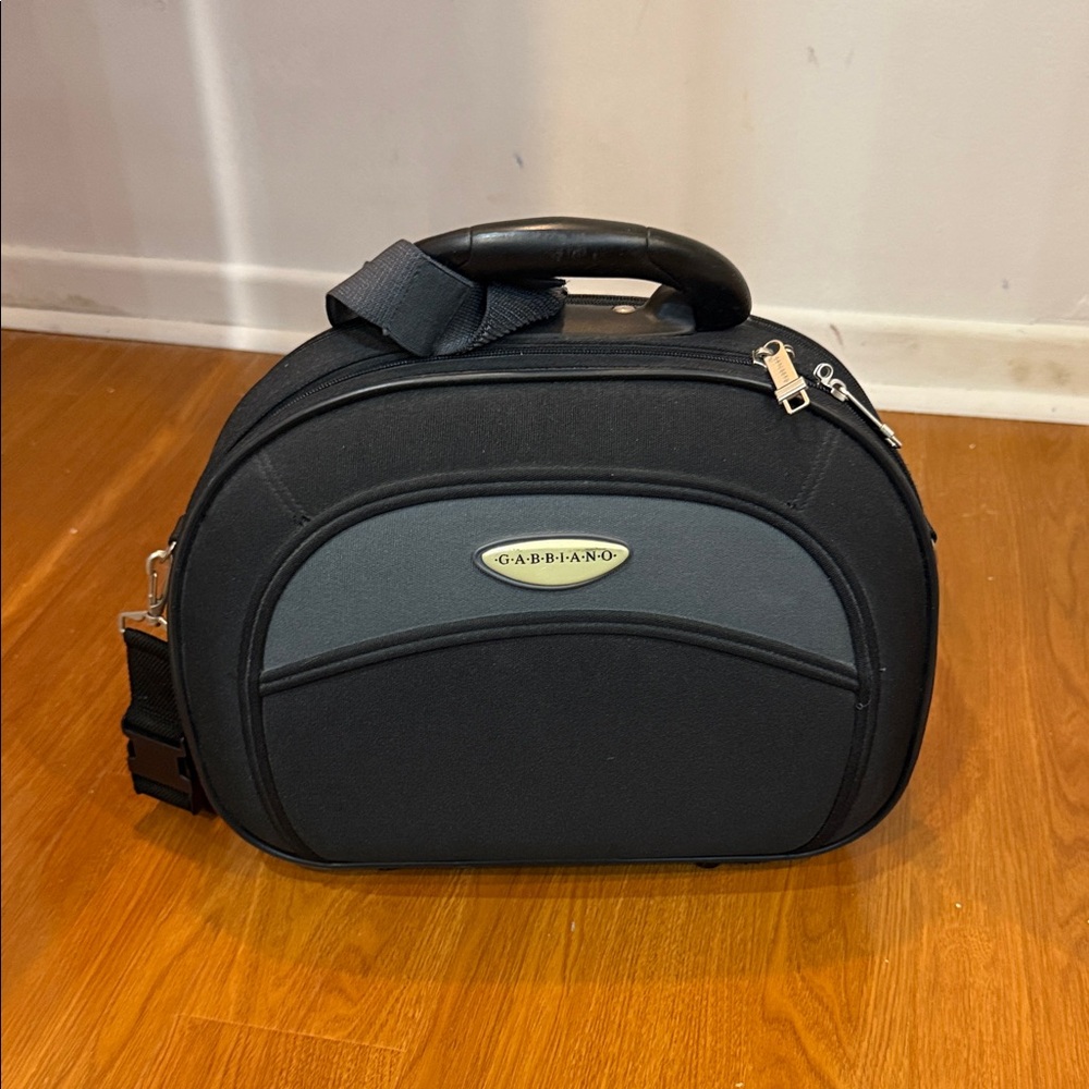 Black and Gray Men's Travel Bag